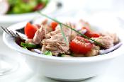 Fried tuna with roast tomatoes